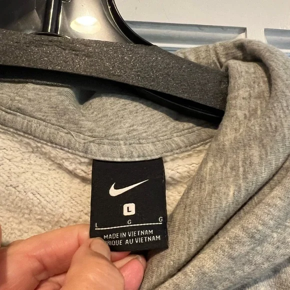 Nike Heather Gray Sweatshirt